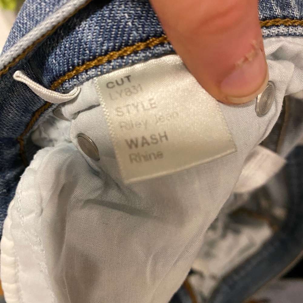 Reformation Riley Jeans Size 26 - Picture 6 of 6